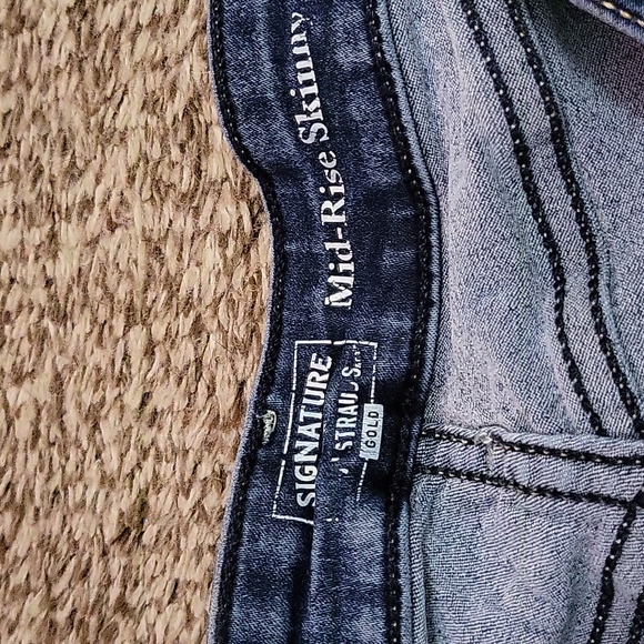 Levi's - Picture 4 of 5